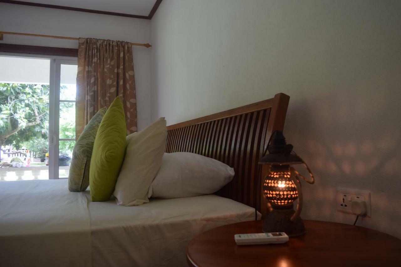 Chalet Bamboo Vert La Digue Exteriör bild
